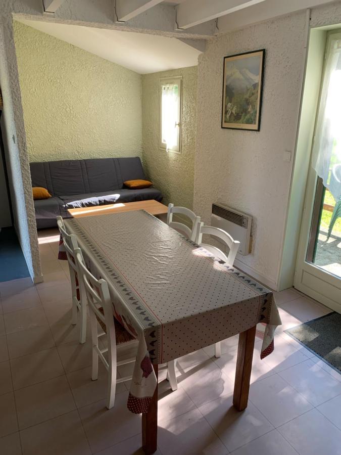 Camping Le Saillet Lestelle-Betharram Exterior photo