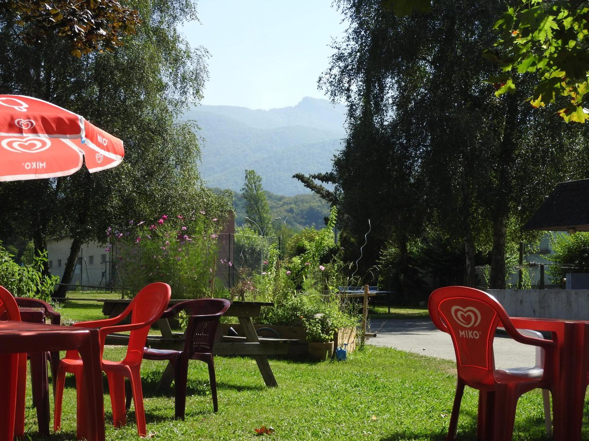 Camping Le Saillet Lestelle-Betharram Exterior photo